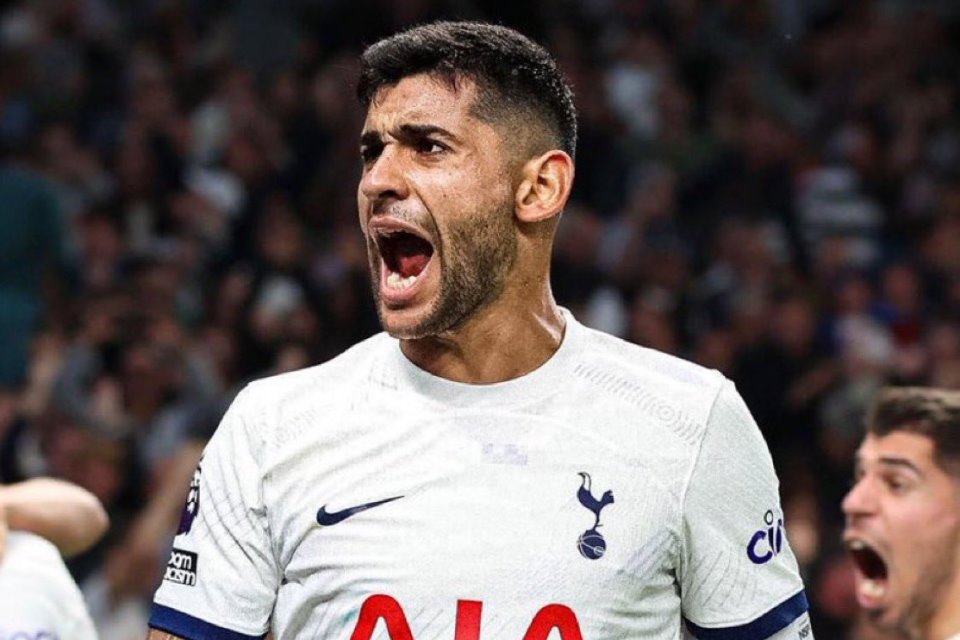 Gantikan Nacho, Real Madrid Bidik Pilar Spurs