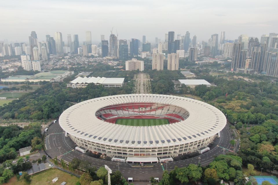 Jelang Laga Indonesia vs Irak, Erick Thohir Klaim Rumput GBK Bagus