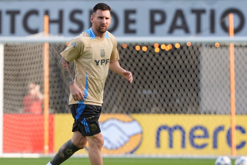 Messi Masih Diragukan Bisa Tampil saat Argentina Tantang Ekuador