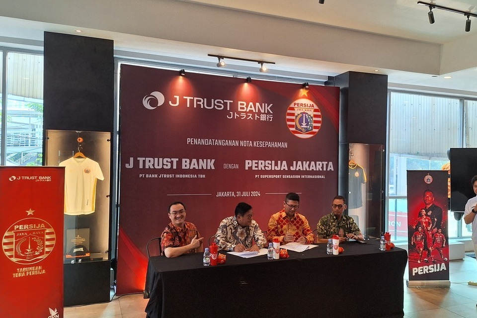 Persija x j trust bank