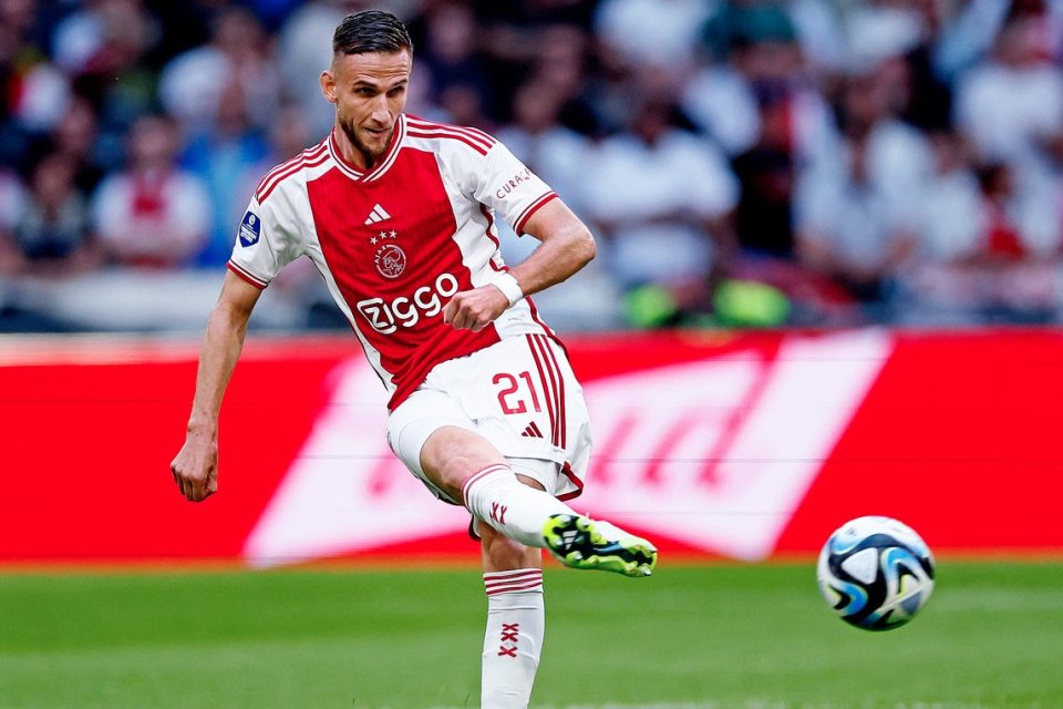Lille Mulai Buka Kode Dekati Gelandang Ajax, Siapa?
