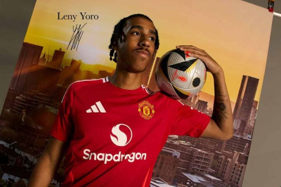 Lenny Yoro Man United