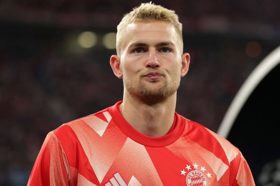 Dibanding ke PSG, De Ligt Kian Dekat Merapat ke United