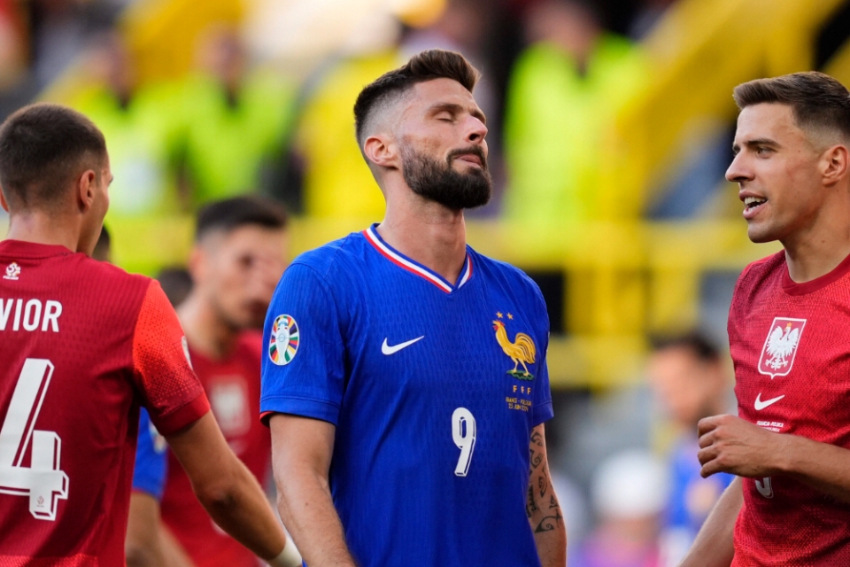 Terkuak Alasan Deschamps Tak Jadikan Giroud Starter