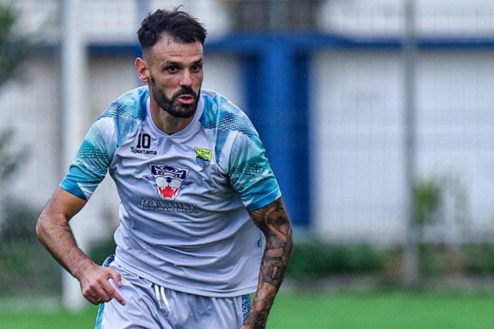 Sempat Absen karena Sakit, Tyronne Sudah Kembali Gabung Latihan Persib