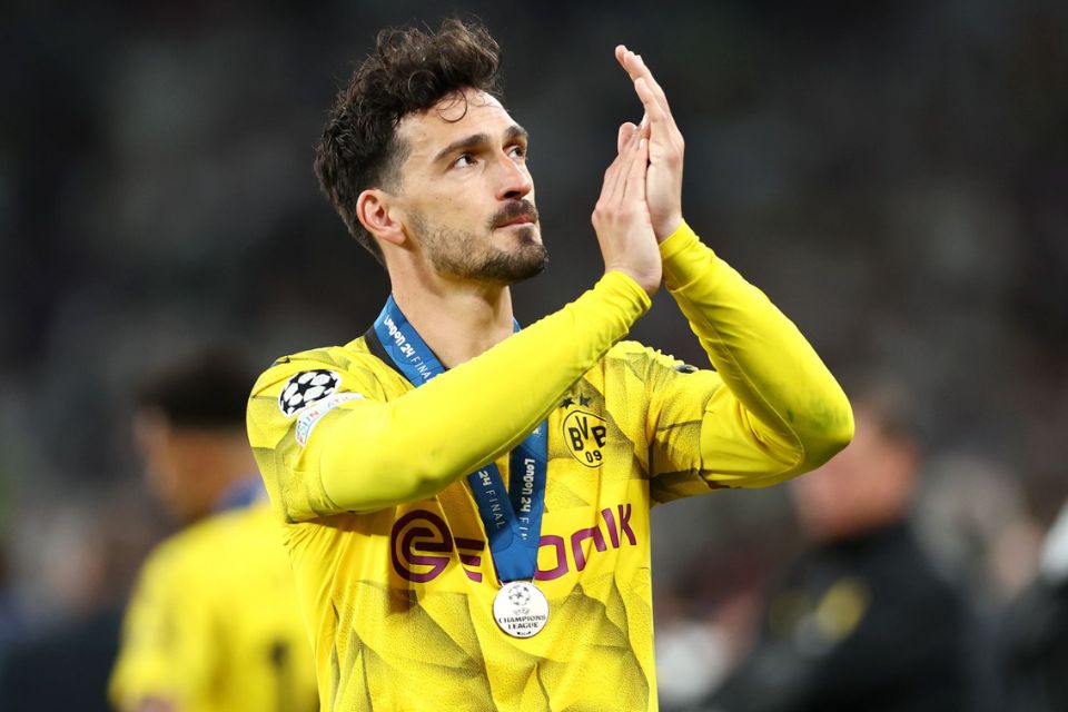 Smalling Segera ke Saudi, Hummels Bakal Gantikan Posinya?