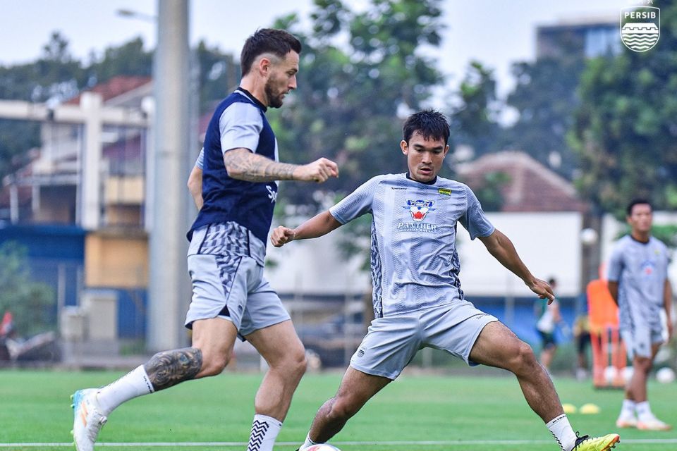 Belum Pulih 100 Persen, Marc Klok Masih dalam Pantauan Tim Medis