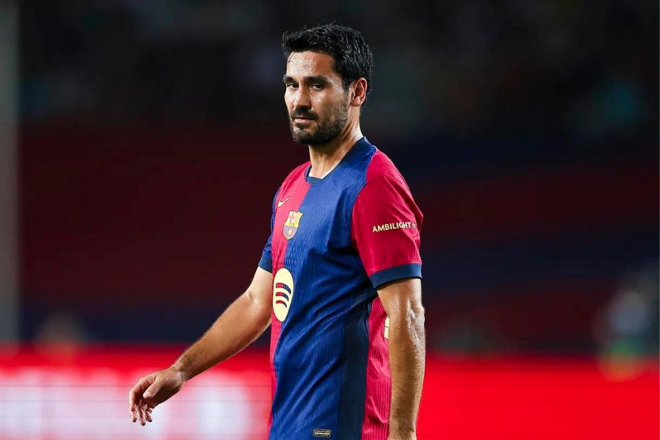 Dirumorkan Hengkang, Hansi Flick Tegaskan Gundogan akan Bertahan di Barcelona