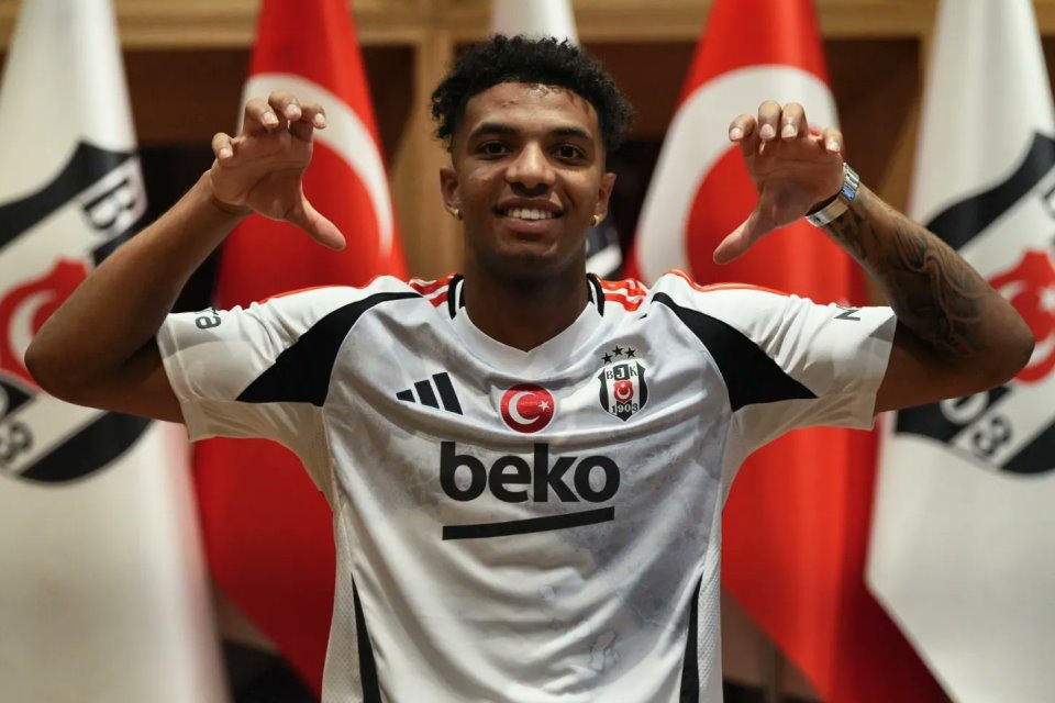 PSG Resmi Pinjamkan Pemain Mudanya ke Besiktas