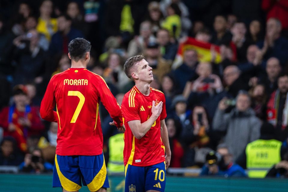 Dani Olmo Setuju Kembali Pulang ke Barcelona