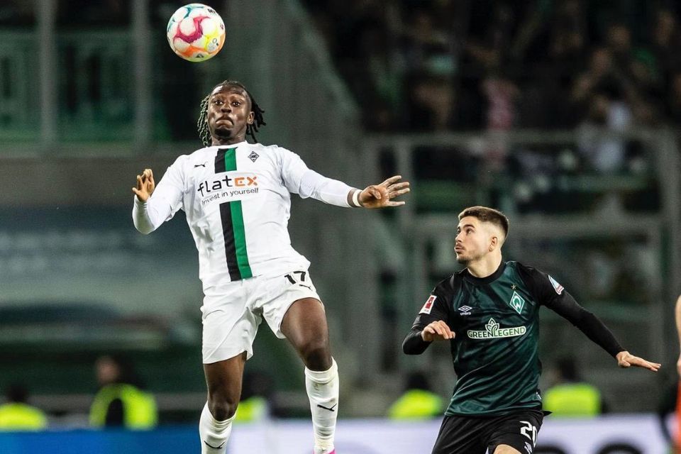 Ditawar Milan Terlalu Murah, Monchengladbach Berharap Tim Lain Lirik Manu Kone