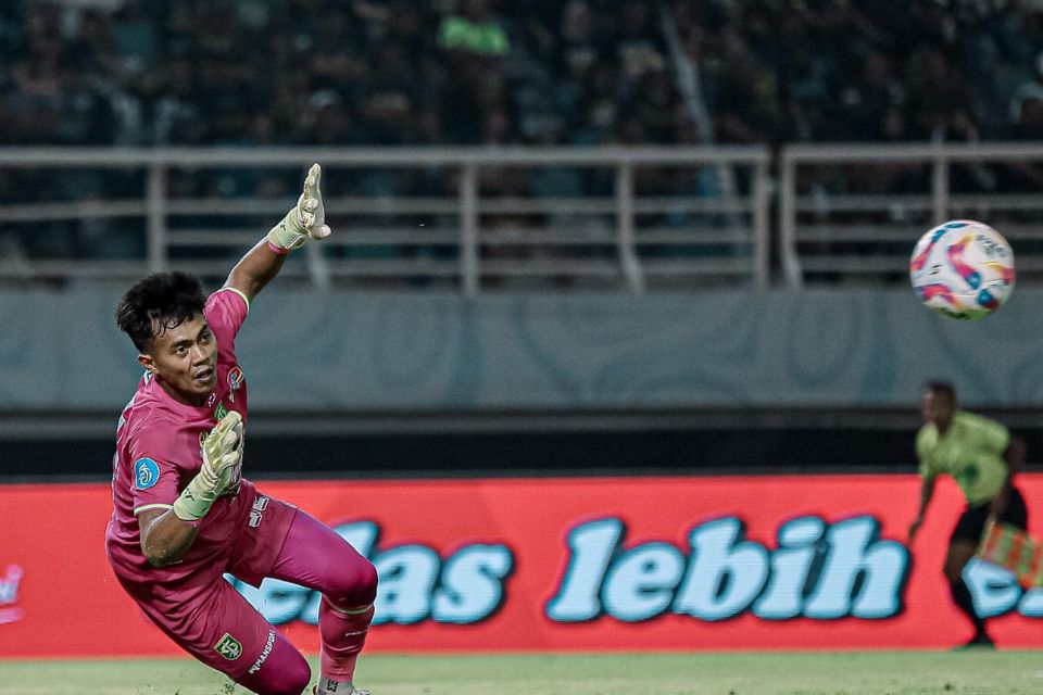 Tanpa Ernando Ari, Persebaya Tetap Kokoh Dengan Kiper Pelapisnya