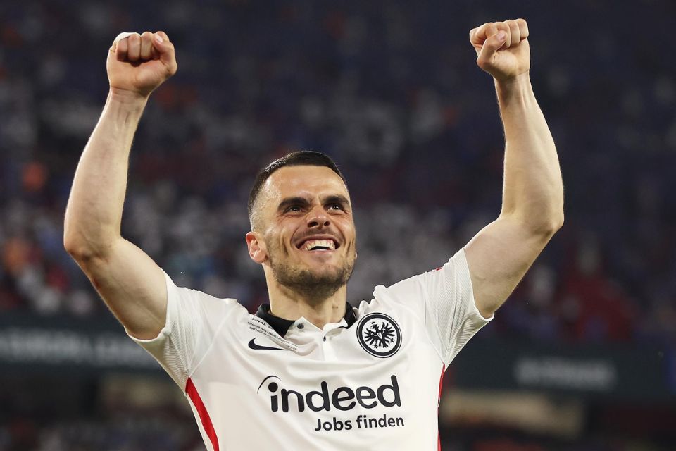 Eintracht Frankfurt Ogah Beri Nomor 10 ke Sembarang Pemain, Kenapa?