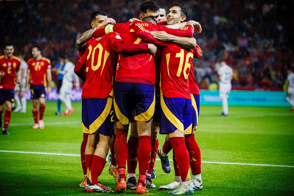 Rekor 96 Tahun Dipecahkan De La Fuente Saat Spanyol Bersua Serbia