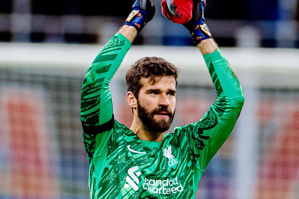 Hati-Hati Liverpool! Bayern Munich Lirik Alisson Becker Sebagai Penerus Neuer