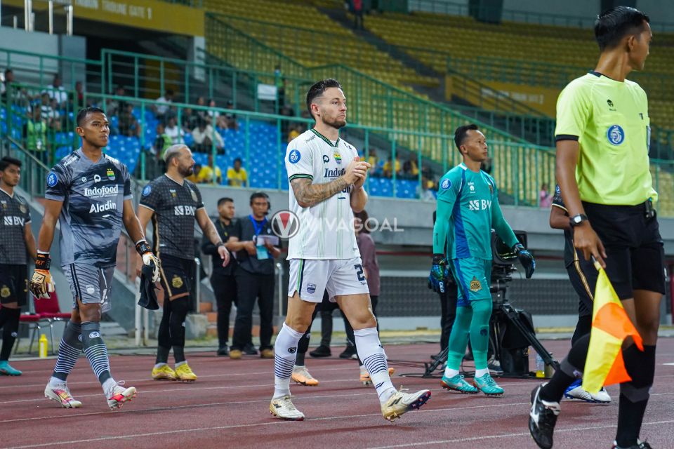 Hadapi Persebaya, Persib Cari Taktik Tanpa Marc Klok