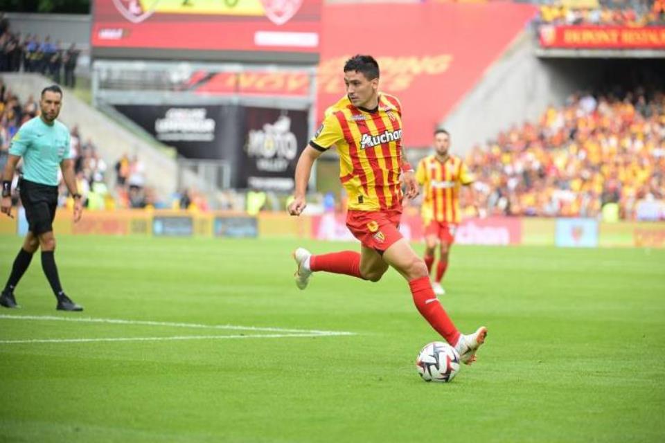 Penyerangnya Terkena ACL, RC Lens Bakal Manfaatkan Transfer Khusus?