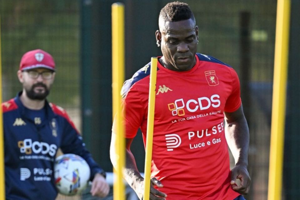 Kembali Merumput di Serie A, Balotelli Bukukan Debut bersama Genoa