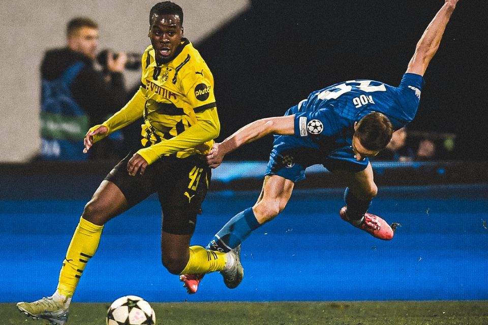 Menang 3-0, Dortmund Justru Kecewa Dengan Kualitas Rumput Lapangan Dinamo Zagreb