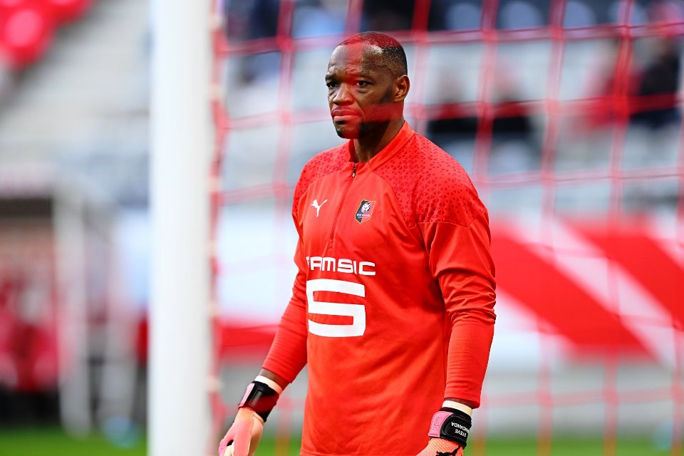 Kiper Veteran Rennes Bakal Dievaluasi di Bursa Januari