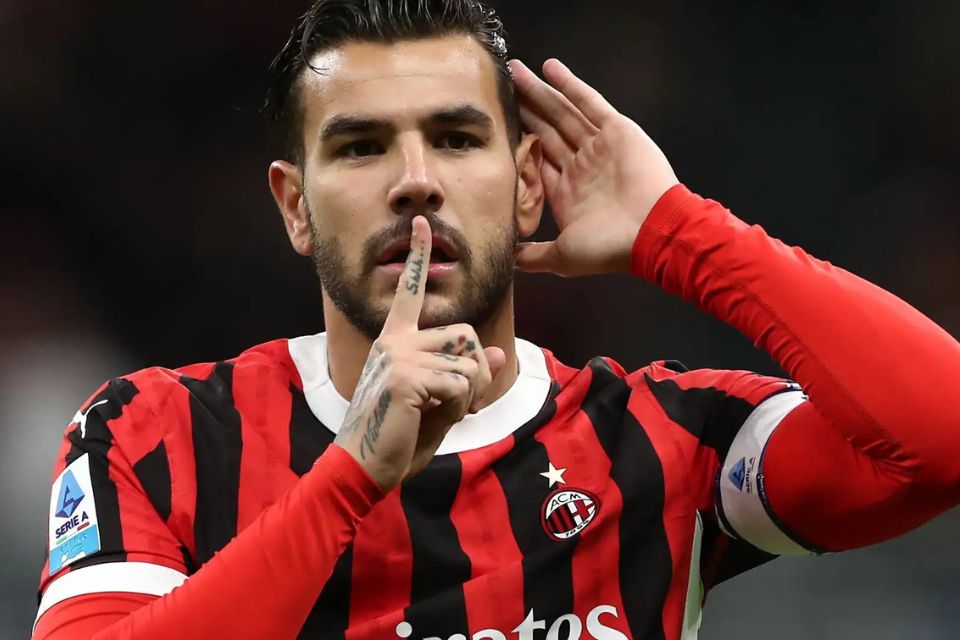 Meski Diasingkan Fonseca, Theo Hernandez Ingin Bertahan di Milan