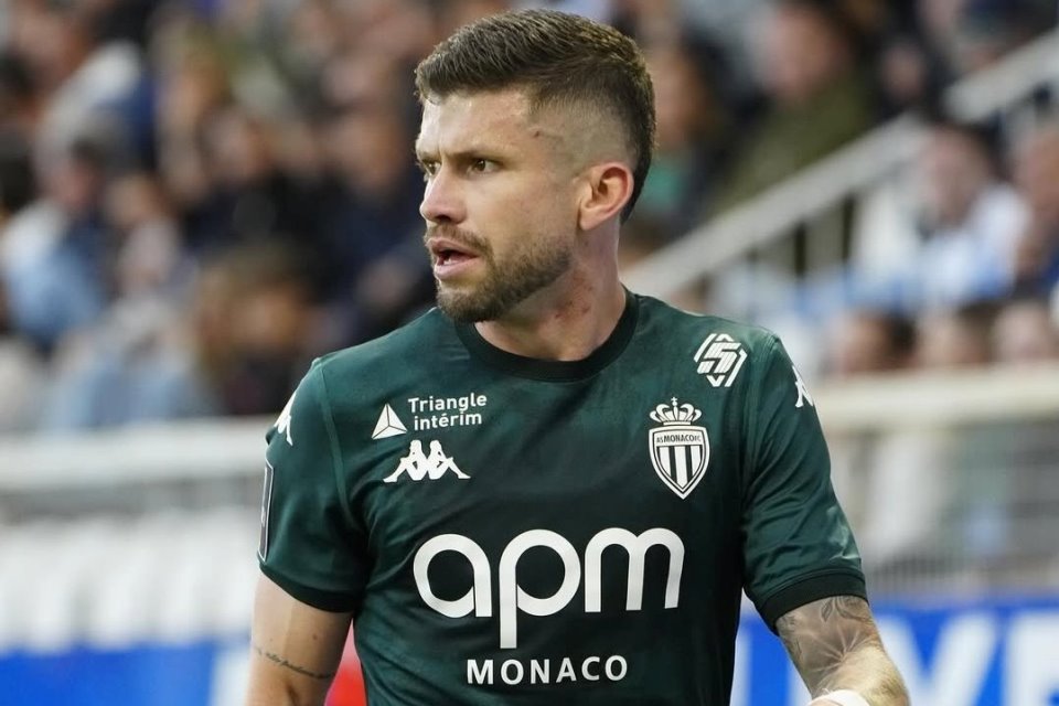 Barcelona Jelajahi Opsi Amankan Fullback AS Monaco