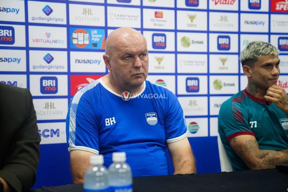 Bojan Hodak Dibuat Murka Oleh Buruknya Lini Pertahanan Persib Kontra Zhejiang