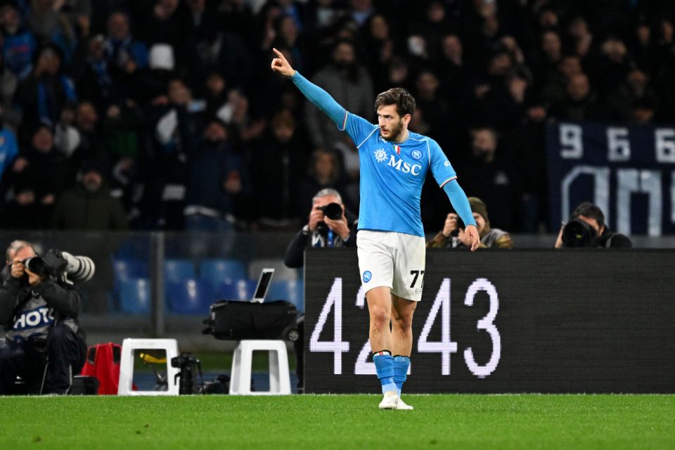 Ucapkan Salam Perpisahan, Kvara Semakin Dekat dengan Pintu Keluar Napoli