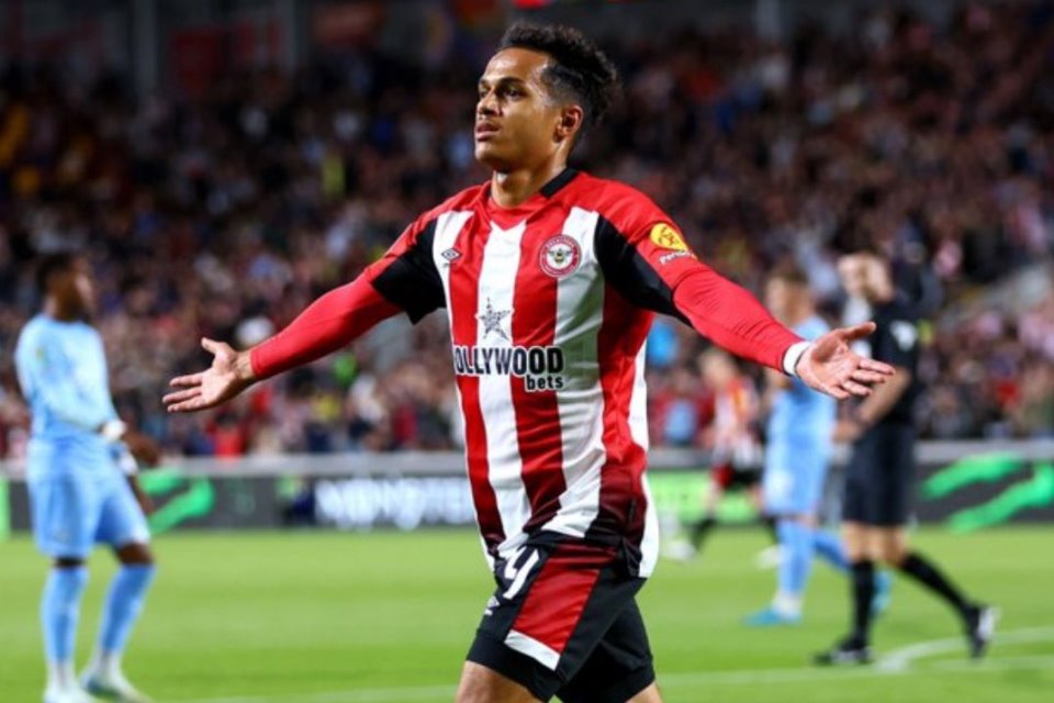 Asa Strasbourg Amankan Pilar Brentford Sirna