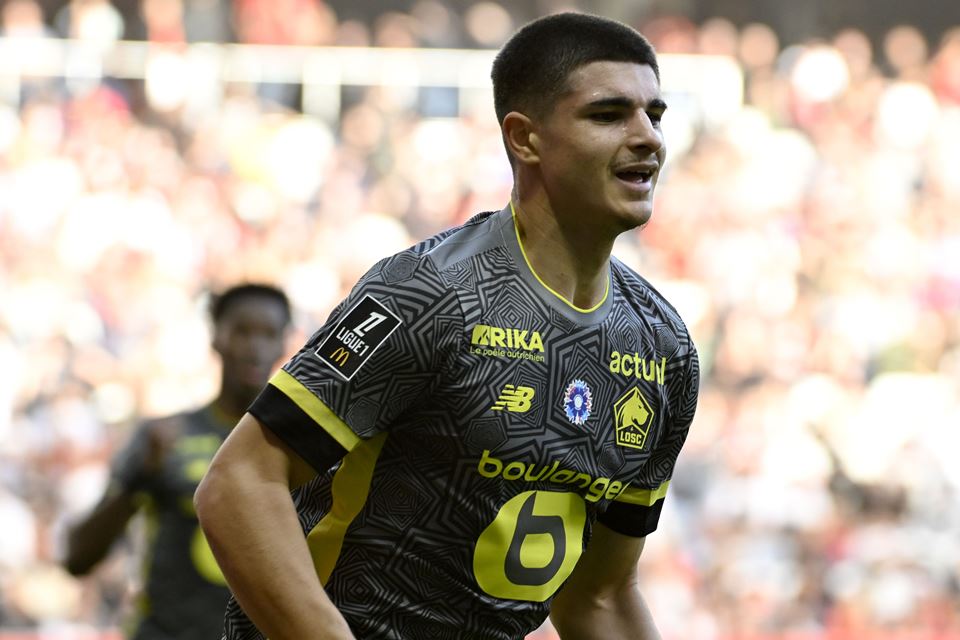Tak Disangka, Winger Lille Masuk Pantauan Duo Manchester