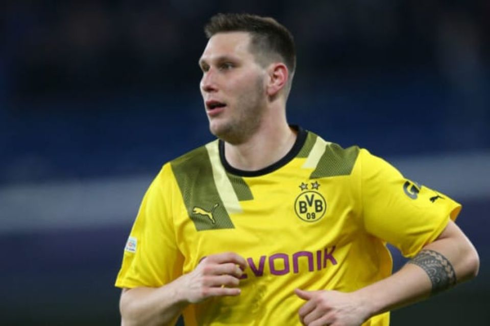 Dortmund Hanya Beri 2 Opsi Untuk Niklas Sule: Bertahan atau Pergi!