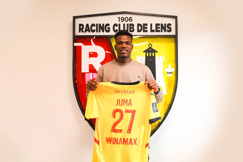 Manchester City Resmi Pinjamkan Bek Mudanya ke Lens