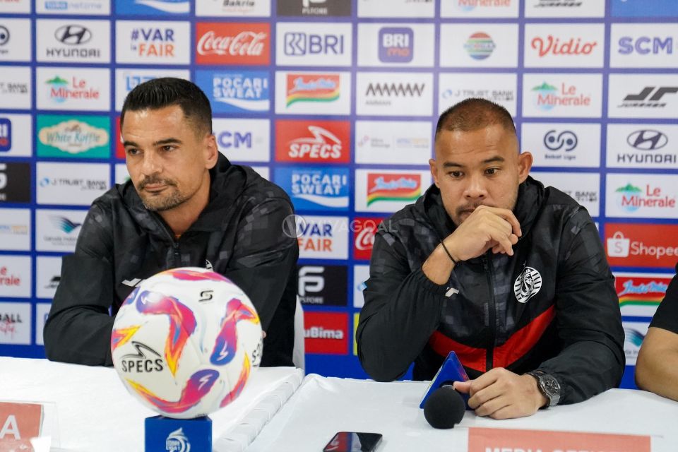 Carlos Pena Puji Kinerja Wasit di El Clasico Indonesia