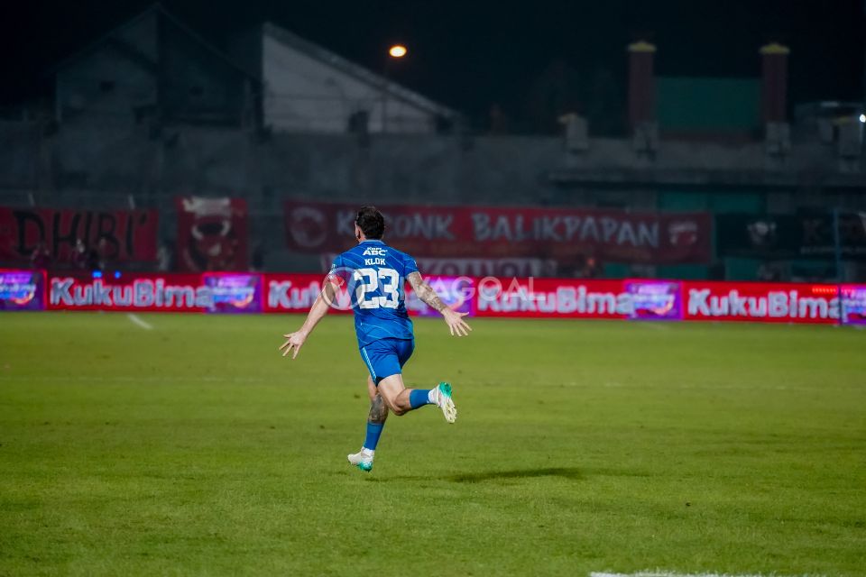 Marc Klok Enggan Jumawa meski Persib Kokoh di Puncak Klasemen