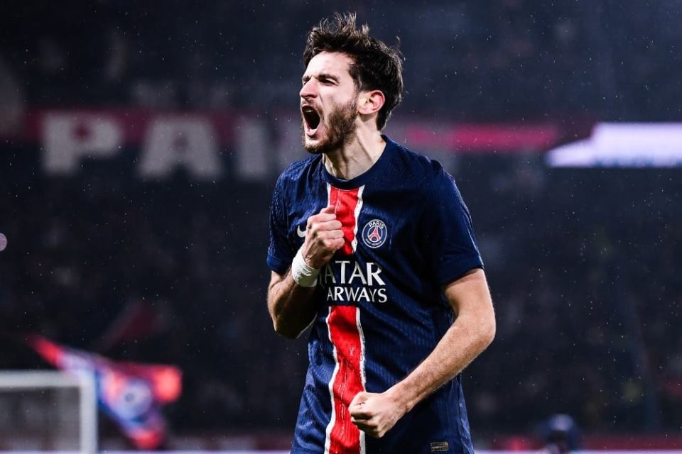 Kehadiran Kvaratskhelia Buat Enrique Temukan Keseimbangan di Lini Depan PSG