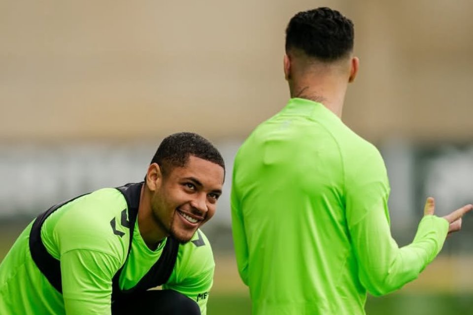 Agar Bisa Terjual, Barcelona Konsultasikan Potensi Transfer Penyerangnya dengan UEFA dan FIFA