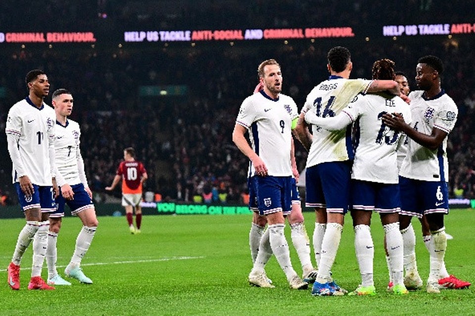 Inggris Latvia