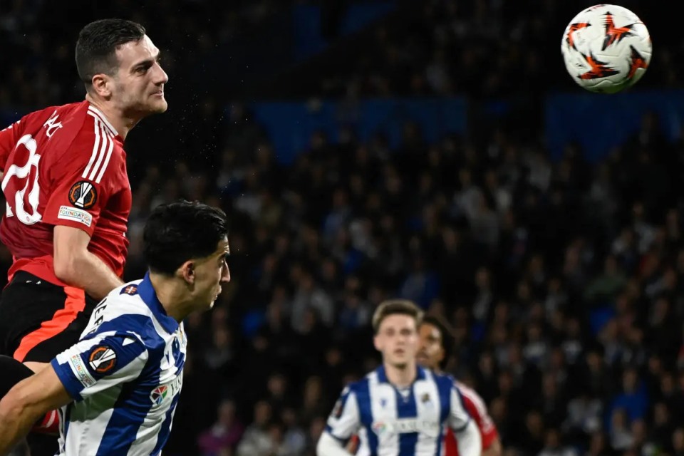 Terlibat Keributan Lawan Liverpool, Bos PSG Lolos dari Sanksi Gantikan Conceicao, AC Milan Bidik Tiga Eks Pelatih Juventus? Mbappe Senang Adiknya Ada di Tim dengan Proyek yang Nyata Untuk Kali Kedua, Marseille Ajukan Banding Terhadap Hukuman Direktur Olahraganya