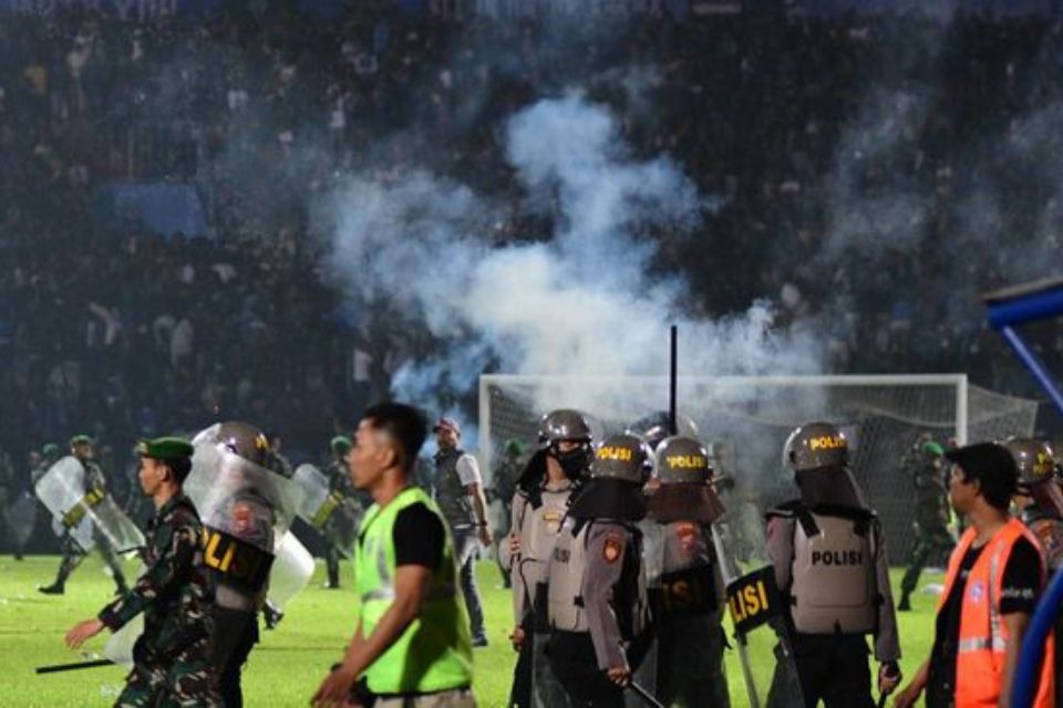 PT. Liga Indonesia Baru (LIB) selaku operator BRI Liga 1 2024/25 berencana menggelar laga Arema FC vs Persebaya Surabaya di Stadion Kanjuruhan.