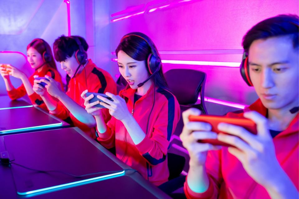 Game Web dan Mobile, Mana yang Lebih Unggul?
