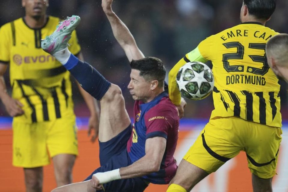 Menang 4-0 Atas Dortmund, Flick: Kami Belum Lolos