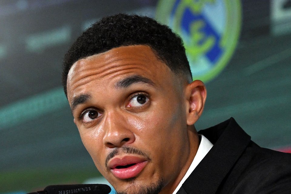 Trent Alexander-Arnold sudah resmi merapat ke Real Madrid di bursa musim panas ini. Ia mengklaim ada peran Jude Bellingham