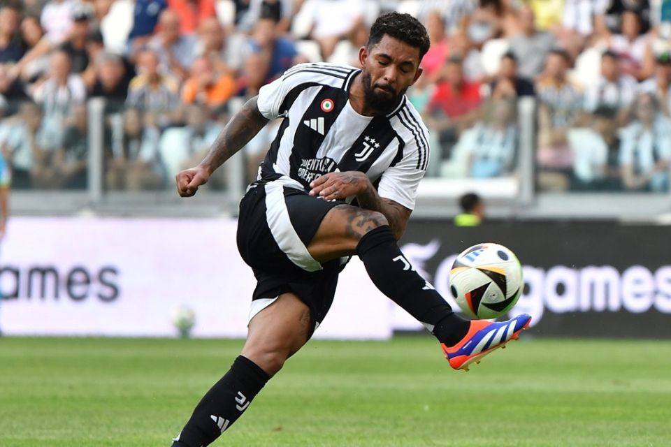 Absen Tanpa Kabar, Douglas Luiz Minta Maaf pada Juventus