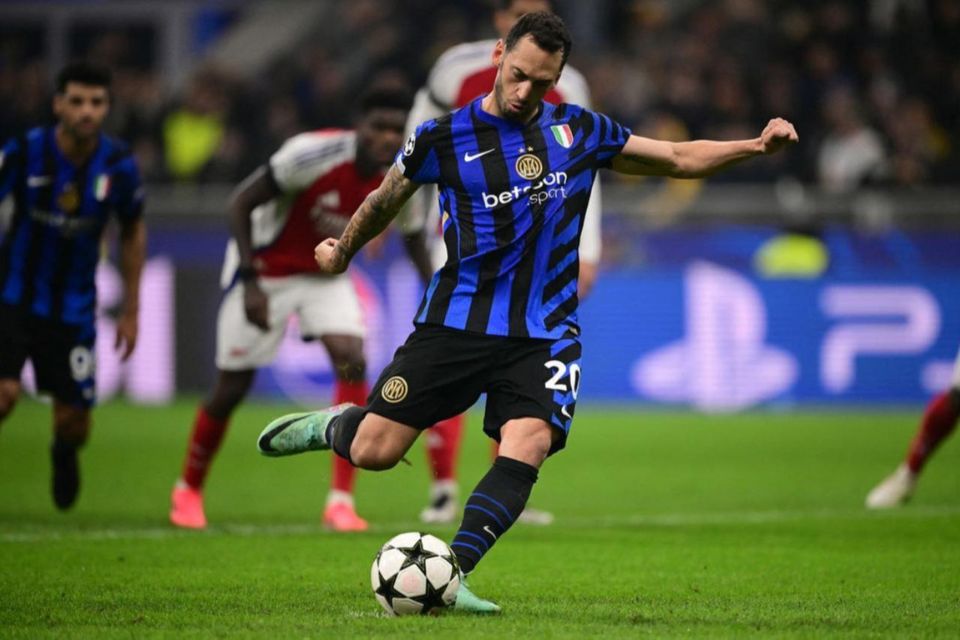 Tegaskan Bertahan, Calhanoglu Akui Sudah Berdamai dengan Lautaro Martinez