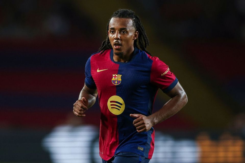 Demi Jaga Kounde dari Kejaran Man City, Barcelona Tolak Tawaran Dumfries