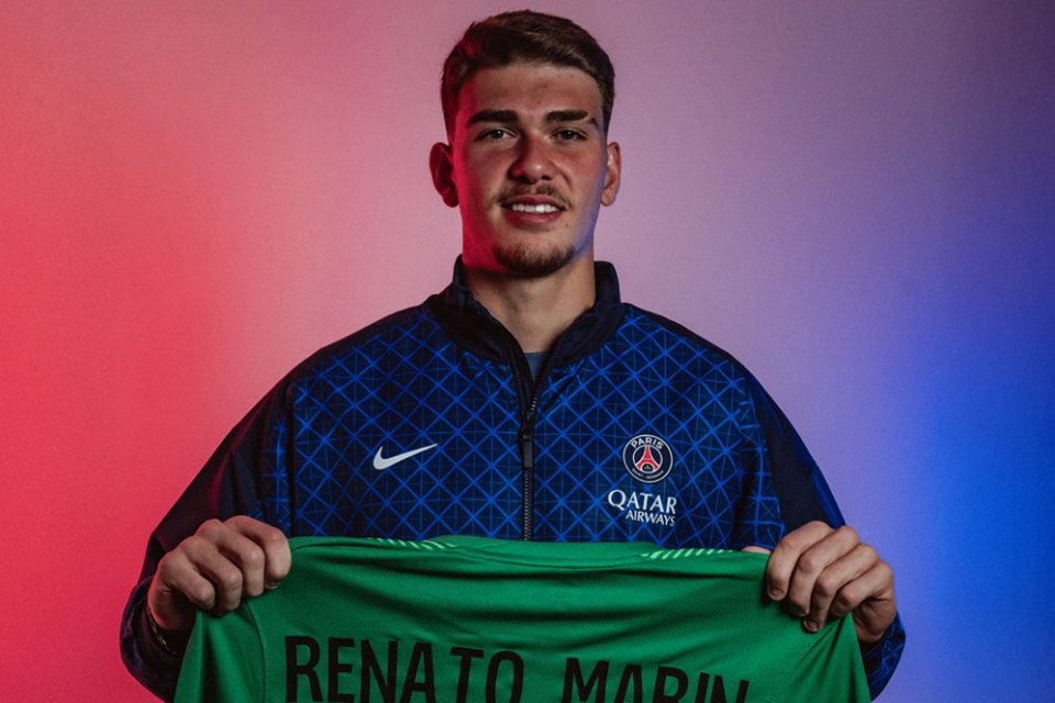 Kiper Muda Roma Resmi Merapat ke PSG