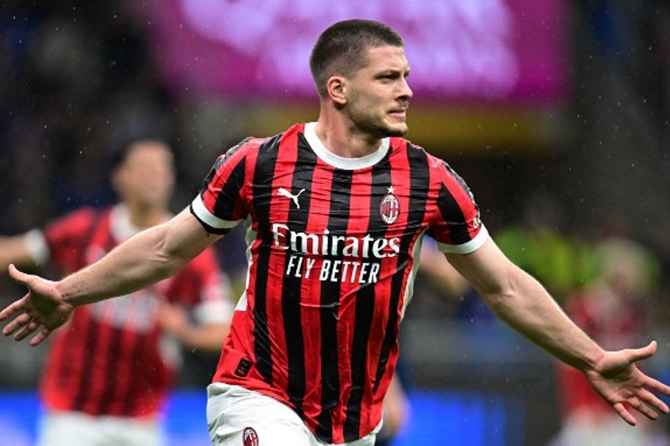 Tinggalkan Milan, Jovic Merapat ke Yunani?