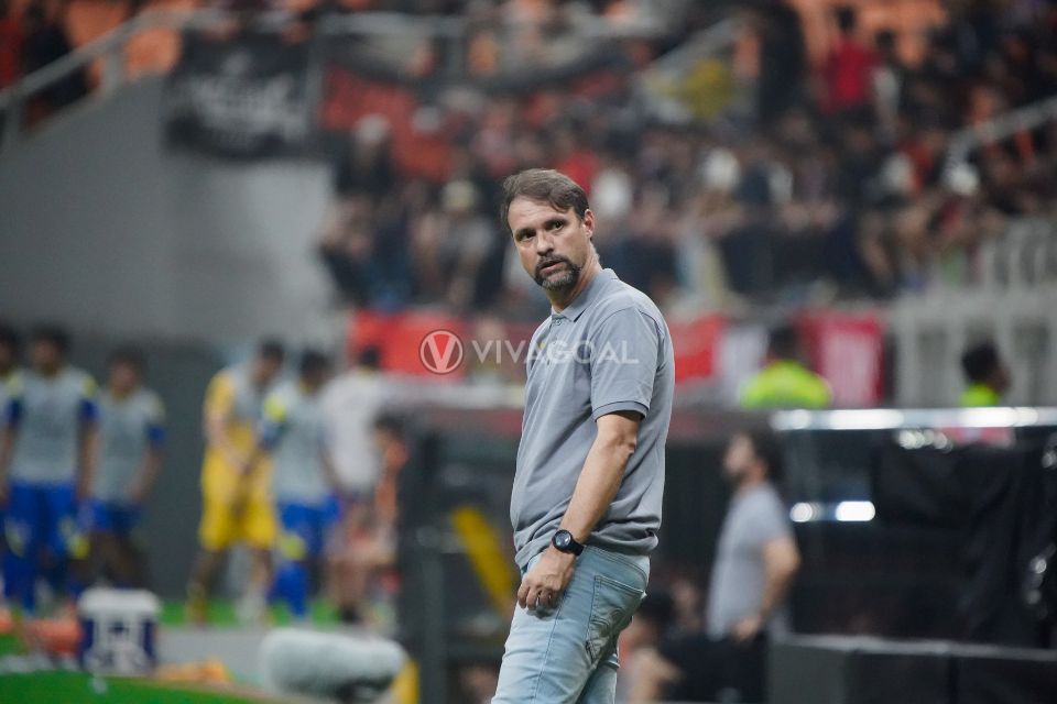 Puji Kualitas Rumputnya, Mauricio Souza Sebut Stadion Manahan yang Terbaik di Indonesia
