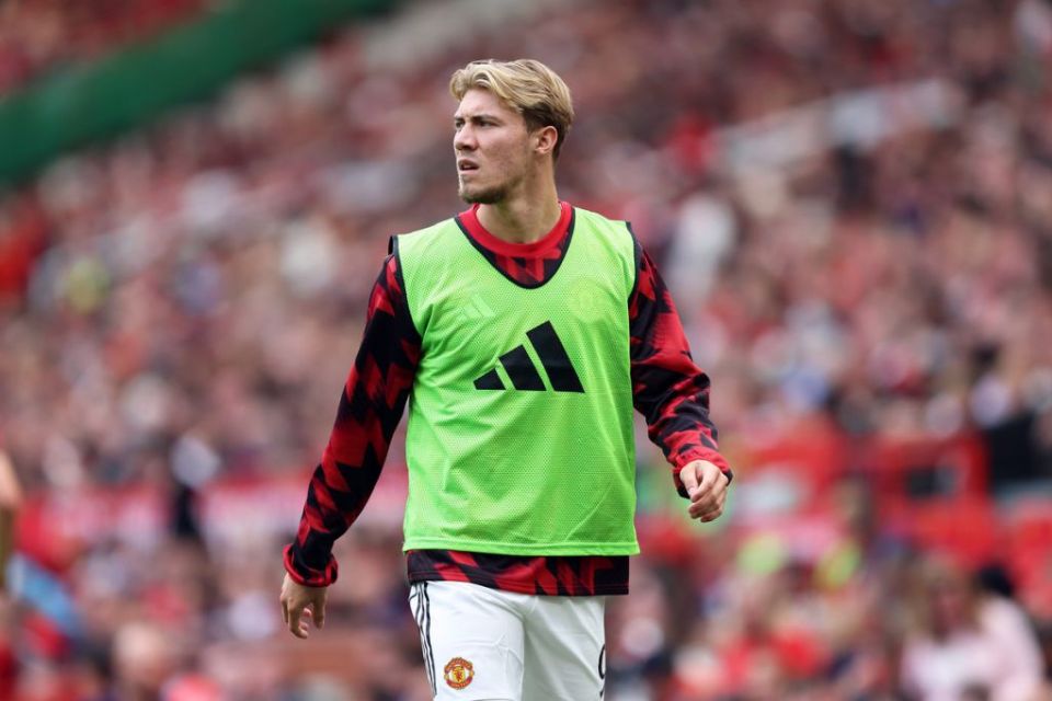 Enggan Disalip Napoli, Milan Segera Jalin Komuniksi dengan Man United Terkait Transfer Hojlund