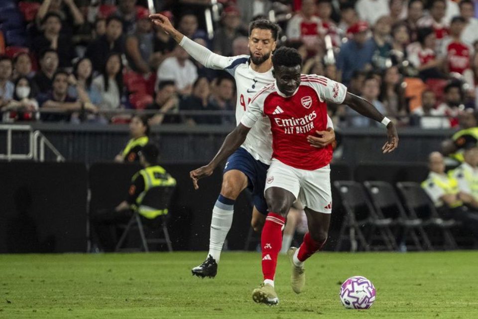 Arsenal Tottenham Saka